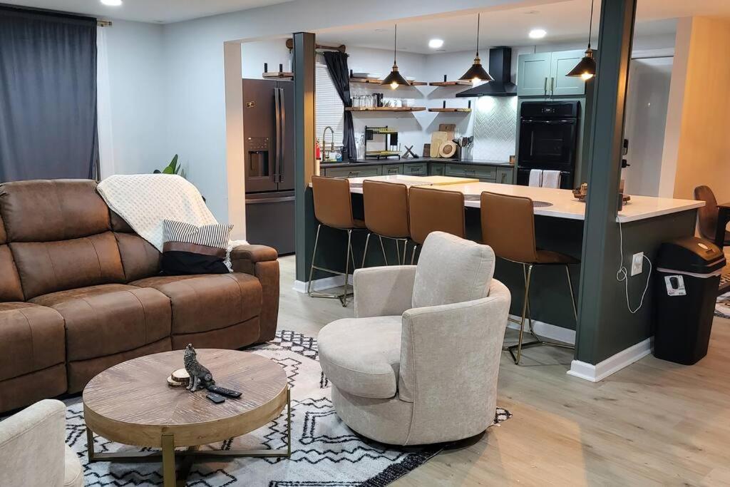 Luxe * Lake Ariel